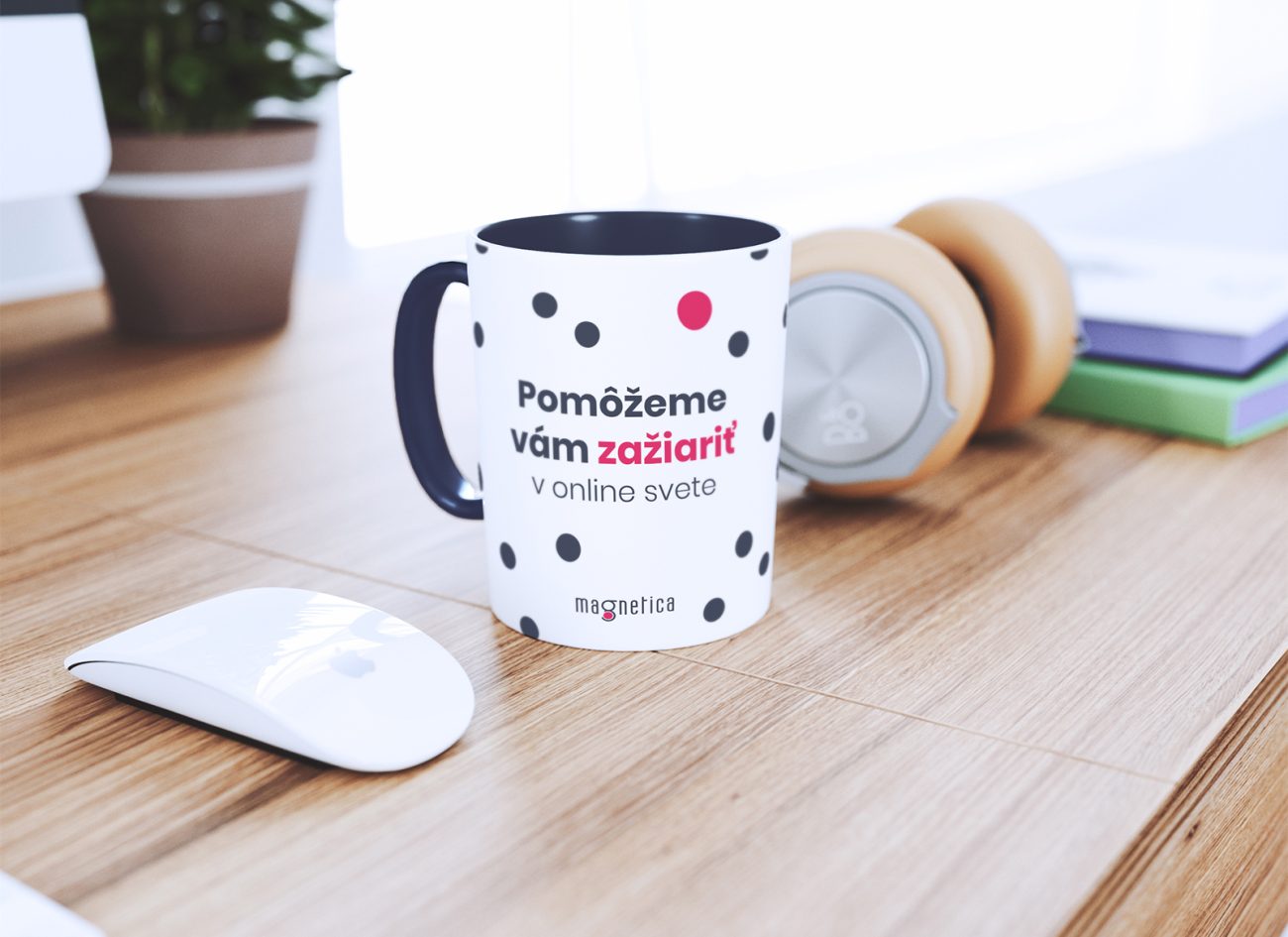 Potlač hrnčeka s logom a guliťkami magnetica.sk